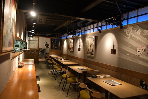 居チカ、場チカ 店内